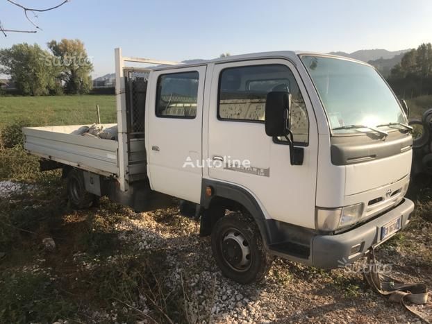 Nissan cabistar doppia gabina Pritsche LKW